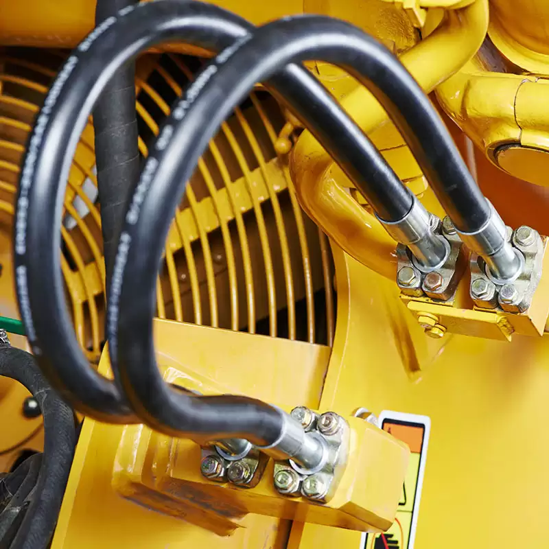 assemblaggio tubi per oleodinamica